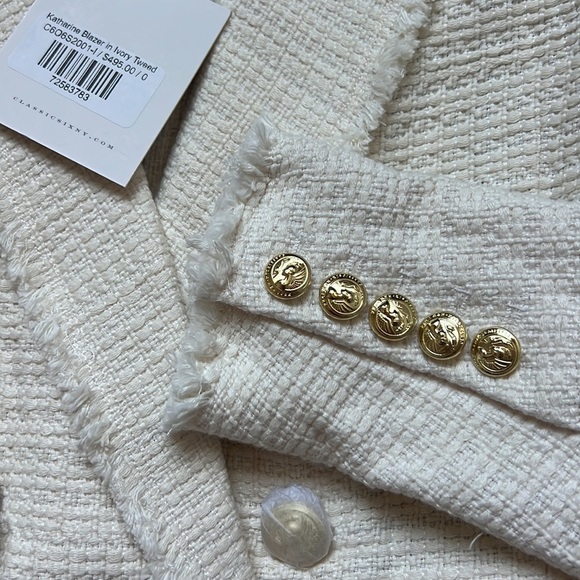 Classic Six Katharine Blazer in Ivory Tweed - Picture 6 of 7